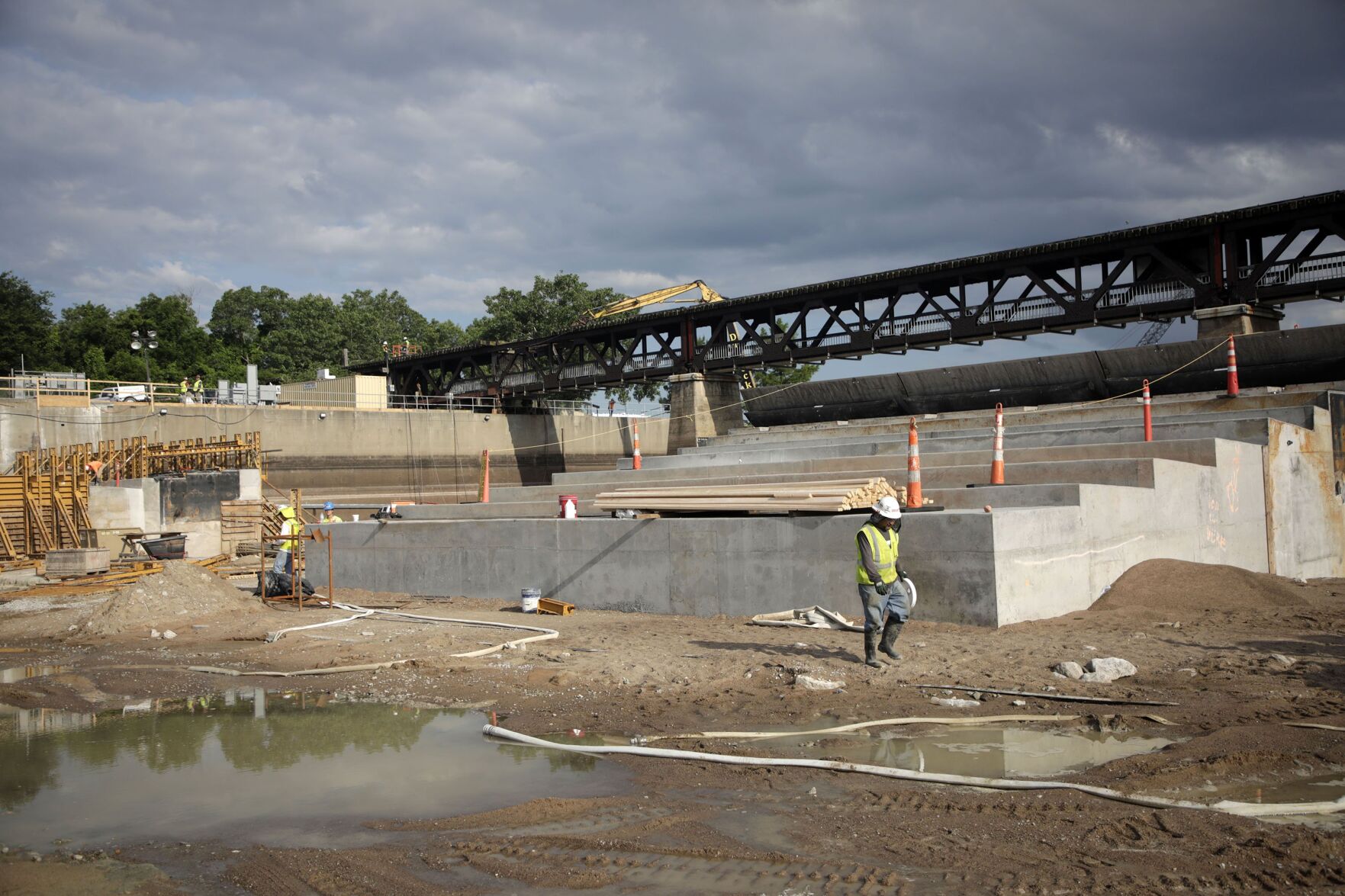 Pedestrian Bridge Demolish